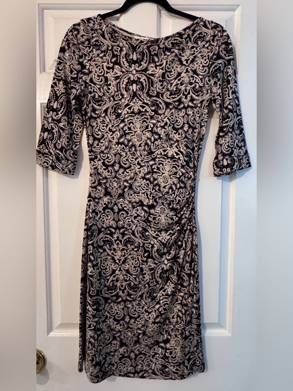 DVF 100% Silk Dress Cream Black White Paisley Pattern Ruched Waist Half Sleeve
